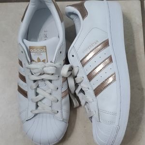 Adidas super stars in rose gold